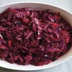 Which cabbage is healthier: white or red?