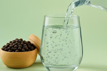 Water with spice: miracle or silly idea?