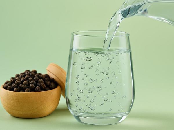 Water with spice: miracle or silly idea?