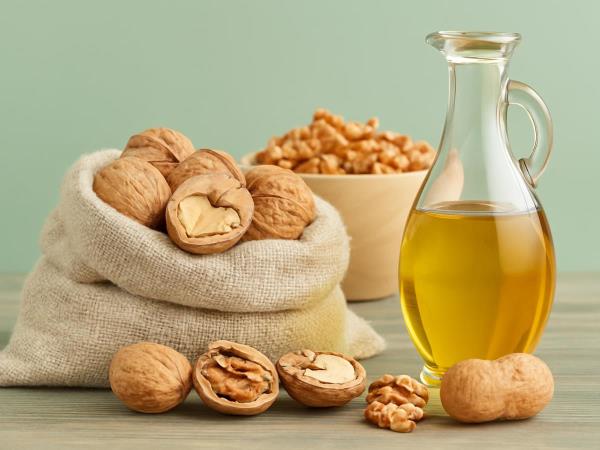 Olive oil and walnuts: natural protection for the immune system