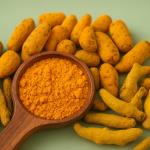 5 reasons why it's good to add a spoonful of turmeric to your morning smoothie