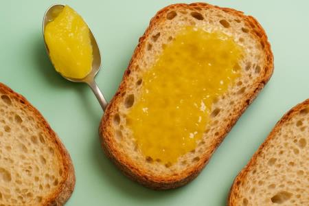 Spread your bread with honey and cinnamon – find out why