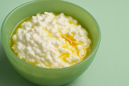 Miraculous diet: flaxseed oil and cottage cheese