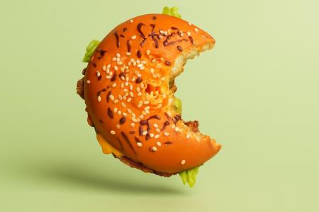 The ideal time for dinner is 7 PM