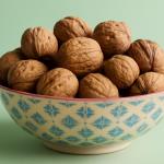 Walnuts in water – do you know why?