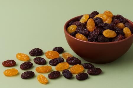 Losing Weight with Raisins – A Small Snack with a Big Impact