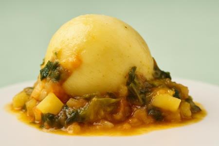 When Onion Becomes a Star: Recipe for Stuffed Onion with Meat Filling and Wine Sauce