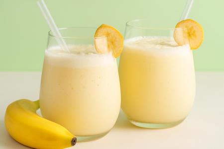 Tap or Spring? How a Glass of Sparkling Mineral Water Turns an Ordinary Smoothie Into an Energy Booster