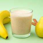 4  Ingredients, One Glass: The Pear, Banana, Raspberry & Kefir Morning Smoothie That Could Help You Start the Day Right