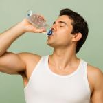 Water From a Plastic Bottle: Refreshment or a Quiet Chemical Risk?