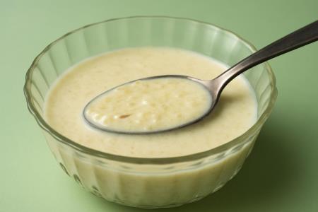 The Golden Wedding-Night Drink: What Raisins, Milk, and Saffron Actually Do for Your Body