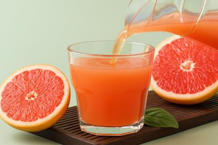 The Three-Ingredient Morning Smoothie That Nutritionists Say Can Give Your Digestion a Gentle Head Start
