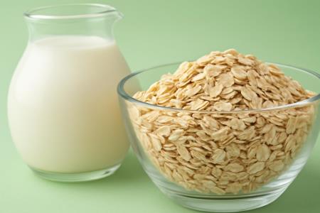 Forget Cow's Milk: Make Your Own Oat Milk With Just Two Ingredients