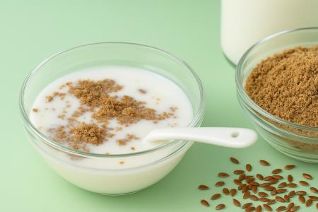 Kefir and Flaxseed: The Old-Fashioned Morning Habit People Keep Coming Back To