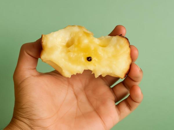 Eat an Apple Before Lunch and You May Eat Less: What the Research Shows