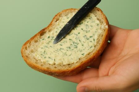 Bread with Spread and Cellulite: Why This Popular Combo May Be One of the Worst Choices for Your Skin