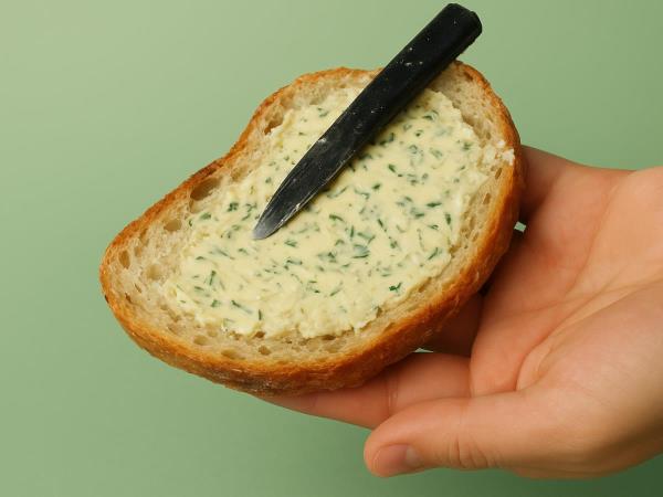 Bread with Spread and Cellulite: Why This Popular Combo May Be One of the Worst Choices for Your Skin